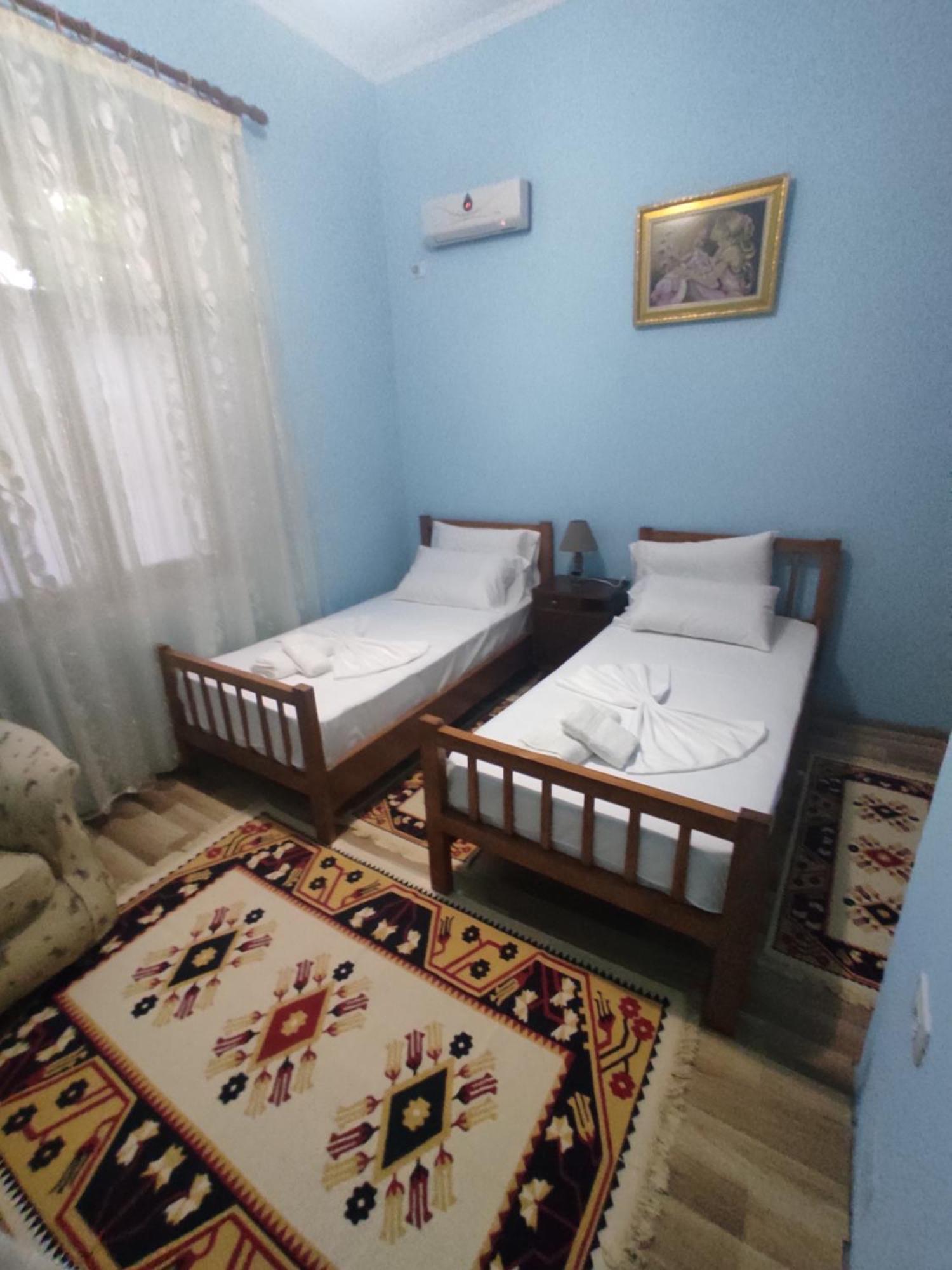 Xheison Apartment Gjirokastër Esterno foto